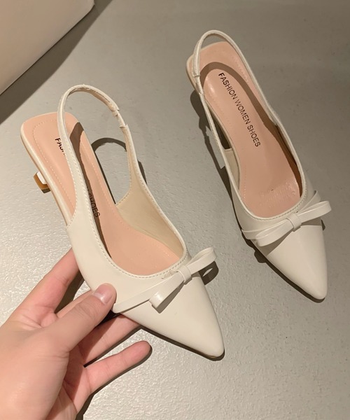 Lace Ladies(レースレディース)の「リボン付き レザー調 ポインテッド バックストラップ サンダル(サンダル・レディース・アイボリー/ブラック・25cm/24.5cm/24cm/23.5cm/23cm/22.5cm)」の17枚目の写真
