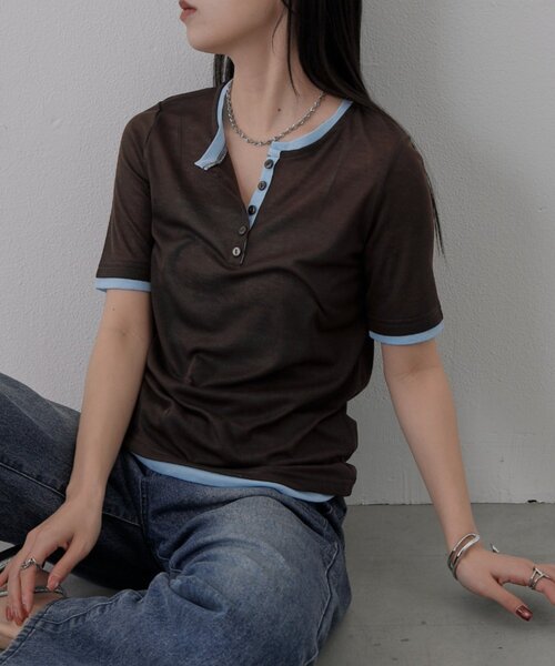 COLONY 2139(コロニートゥーワンスリーナイン)の「配色フェイクレイヤードヘンリー半袖プルオーバー(Tシャツ/カットソー・レディース・グレー/イエロー/ブラウン/サックスブルー・FREE)」の3枚目の写真