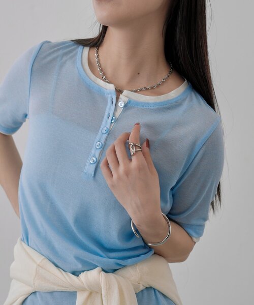 COLONY 2139(コロニートゥーワンスリーナイン)の「配色フェイクレイヤードヘンリー半袖プルオーバー(Tシャツ/カットソー・レディース・グレー/イエロー/ブラウン/サックスブルー・FREE)」の1枚目の写真