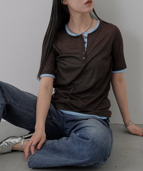 COLONY 2139(コロニートゥーワンスリーナイン)の「配色フェイクレイヤードヘンリー半袖プルオーバー(Tシャツ/カットソー・レディース・グレー/イエロー/ブラウン/サックスブルー・FREE)」の19枚目の写真