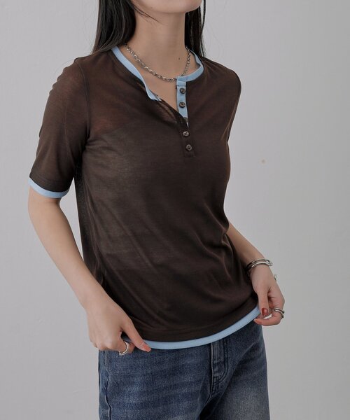 COLONY 2139（コロニートゥーワンスリーナイン）の「配色フェイクレイヤードヘンリー半袖プルオーバー（Tシャツ/カットソー・レディース・グレー/イエロー/ブラウン/サックスブルー・FREE）」の5枚目の写真