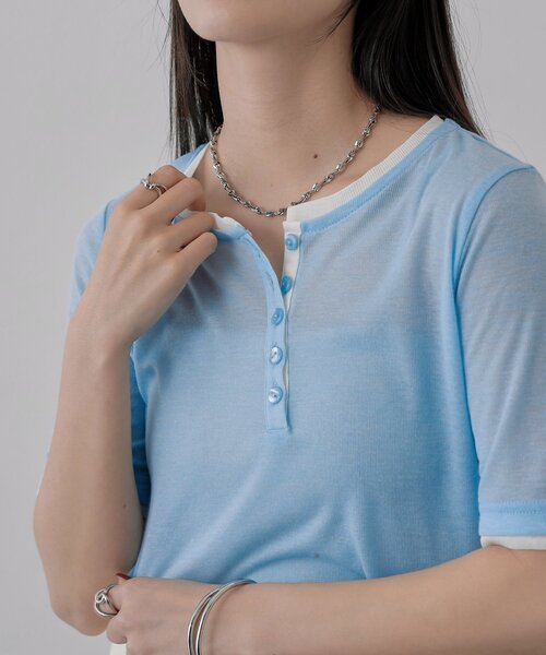 COLONY 2139（コロニートゥーワンスリーナイン）の「配色フェイクレイヤードヘンリー半袖プルオーバー（Tシャツ/カットソー・レディース・グレー/イエロー/ブラウン/サックスブルー・FREE）」の22枚目の写真
