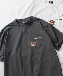 TOM&JERRY（トムアンドジェリー）の「【71】【TOM＆JERRY/トムとジェリー】「さかな」コットンライク ポリエステルドライ ポケット刺繍 バックプリント クルーネックTシャツ/吸水速乾/UVカット/ユニセックス/レディース/メンズ（Tシャツ/カットソー）」