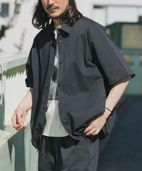 ITEMS URBANRESEARCH（アイテムズ アーバンリサーチ）の「『接触冷感/イージーケア/吸水速乾/撥水/防汚』高機能シアサッカー サイドストレージシャツ(楽着シリーズ)（シャツ/ブラウス・メンズ・ベージュ/ブラック/ライトブルー・MEDIUM/LARGE）」の6枚目の写真
