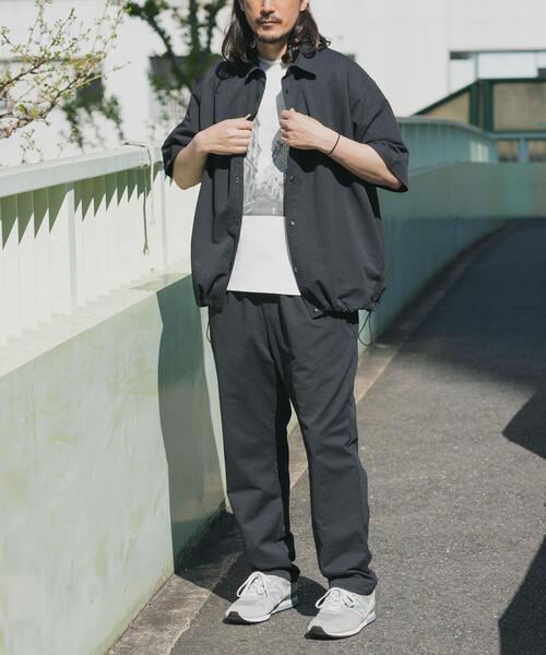 ITEMS URBANRESEARCH（アイテムズ アーバンリサーチ）の「『接触冷感/イージーケア/吸水速乾/撥水/防汚』高機能シアサッカー サイドストレージシャツ(楽着シリーズ)（シャツ/ブラウス・メンズ・ベージュ/ブラック/ライトブルー・MEDIUM/LARGE）」の9枚目の写真