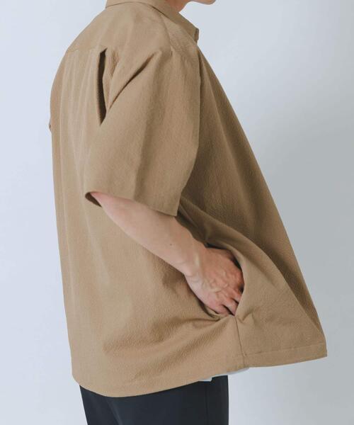 ITEMS URBANRESEARCH（アイテムズ アーバンリサーチ）の「『接触冷感/イージーケア/吸水速乾/撥水/防汚』高機能シアサッカー サイドストレージシャツ(楽着シリーズ)（シャツ/ブラウス・メンズ・ベージュ/ブラック/ライトブルー・MEDIUM/LARGE）」の20枚目の写真