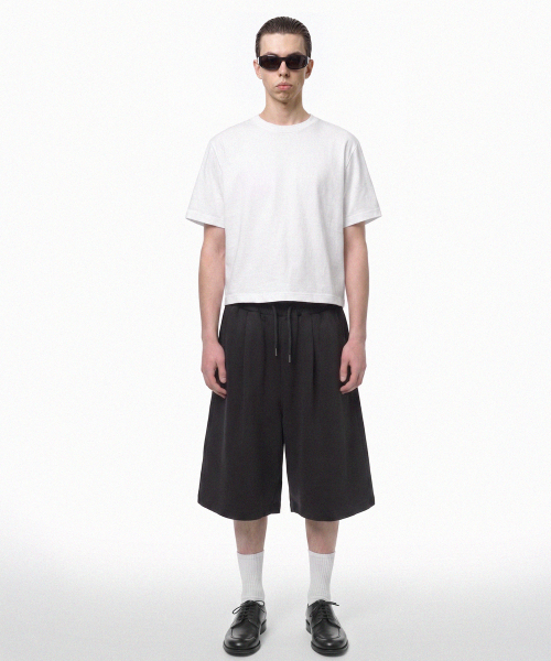 PRINOAR(プリノア)の「シングルプリーツバミューダショーツ - ブラック(その他パンツ・レディース・ブラック・SMALL/MEDIUM/LARGE)」の2枚目の写真