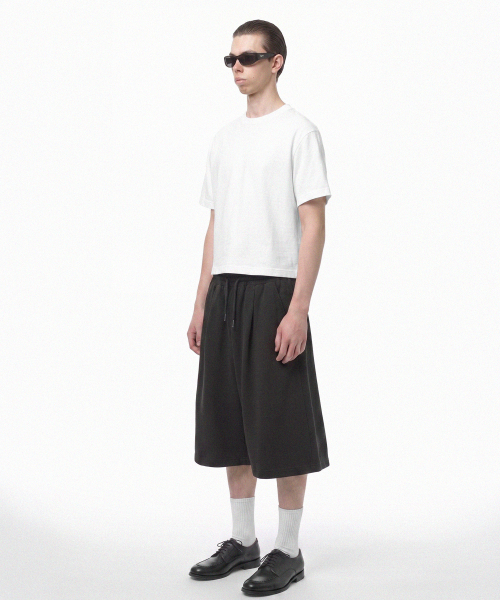 PRINOAR(プリノア)の「シングルプリーツバミューダショーツ - ブラック(その他パンツ・レディース・ブラック・SMALL/MEDIUM/LARGE)」の3枚目の写真