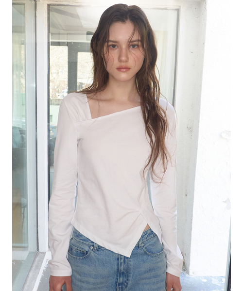 ETMON(エトモン)の「Curved Pintuck T-Shirt, White(Tシャツ/カットソー・レディース・その他・F)」の2枚目の写真