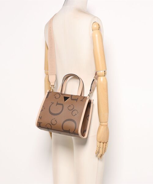 Guess（ゲス）の「【GUESS】ゲス JACKIE MINI SMALL TOTE トートバッグ（トートバッグ・レディース・ブラック系その他/ブラウン系その他・FREE）」の6枚目の写真