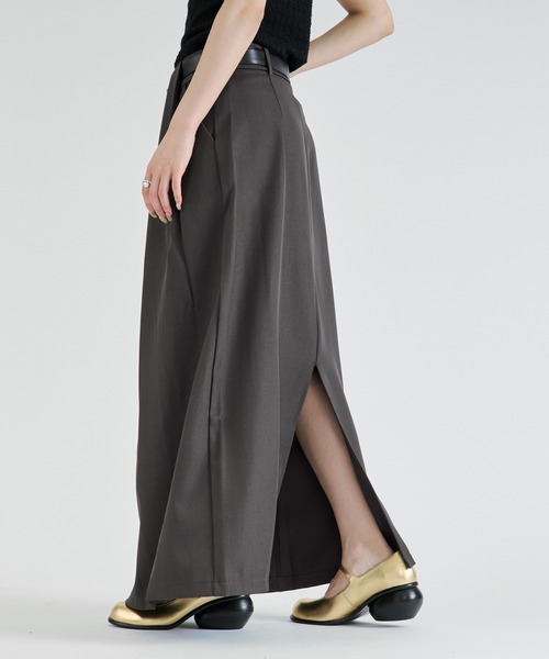 Ezick(エジック)の「belt tuck wide skirt/ベルト付きタックワイドスカート(スカート・レディース・ブラック/チャコール・FREE)」の4枚目の写真
