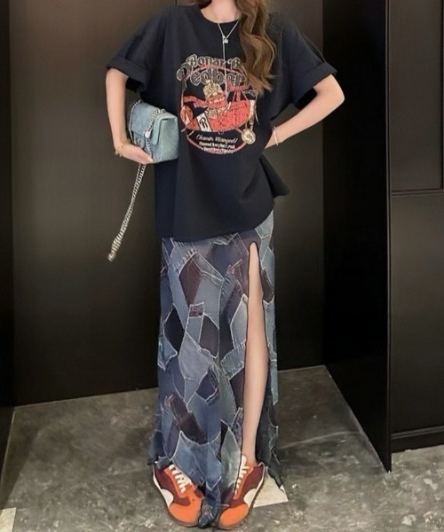 NANEA(ナネア)の「パッチワークデニムプリント サイドスリット マキシスカート(スカート・レディース・ブルー・MEDIUM)」の2枚目の写真