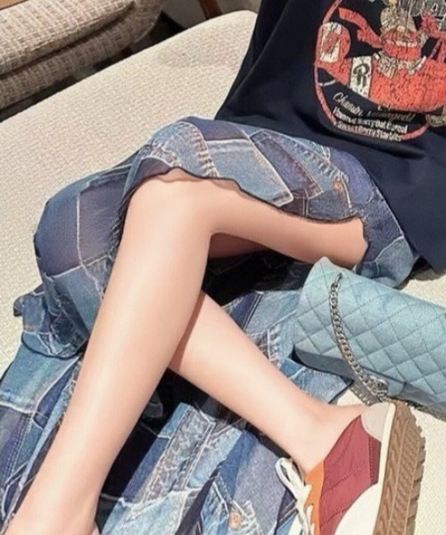 NANEA(ナネア)の「パッチワークデニムプリント サイドスリット マキシスカート(スカート・レディース・ブルー・MEDIUM)」の8枚目の写真