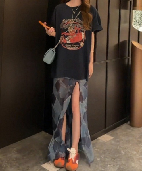 NANEA(ナネア)の「パッチワークデニムプリント サイドスリット マキシスカート(スカート・レディース・ブルー・MEDIUM)」の3枚目の写真