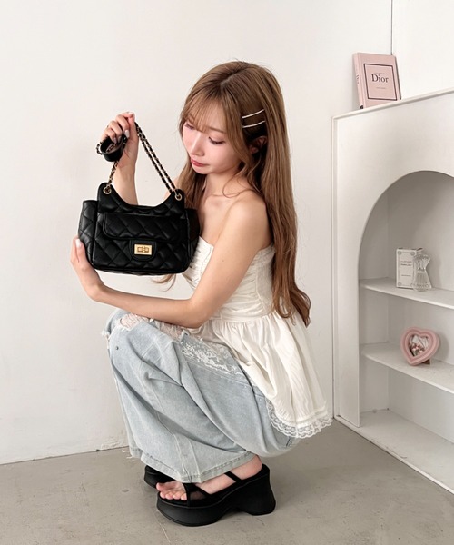 Loueme(ルエム)の「2WAYキルティングチェーンショルダーバッグ(ショルダーバッグ・レディース・ライトブルー/ブラック/オフホワイト/ピンク/ラベンダー・FREE)」の10枚目の写真