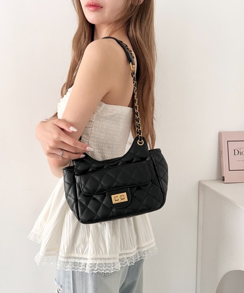 Loueme(ルエム)の「2WAYキルティングチェーンショルダーバッグ(ショルダーバッグ・レディース・ライトブルー/ブラック/オフホワイト/ピンク/ラベンダー・FREE)」の7枚目の写真