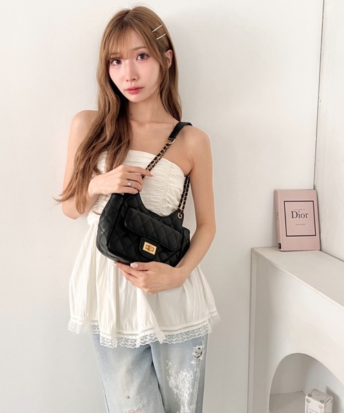 Loueme(ルエム)の「2WAYキルティングチェーンショルダーバッグ(ショルダーバッグ・レディース・ライトブルー/ブラック/オフホワイト/ピンク/ラベンダー・FREE)」の8枚目の写真