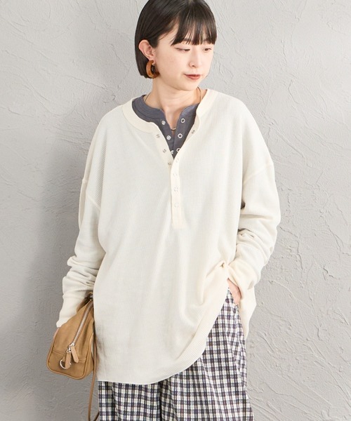 HANES（ヘインズ）の「[HANES/ヘインズ] ヘンリーネック サーマルカットソー（Tシャツ/カットソー・レディース・レッド/グレー/オフホワイト・M）」の11枚目の写真