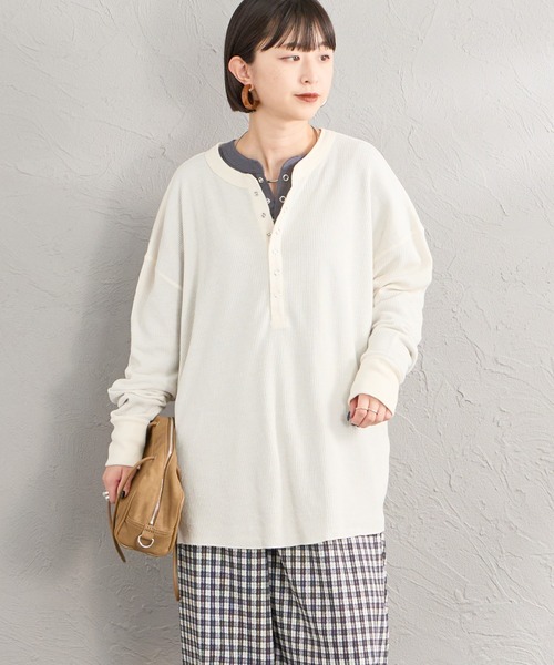 HANES（ヘインズ）の「[HANES/ヘインズ] ヘンリーネック サーマルカットソー（Tシャツ/カットソー・レディース・レッド/グレー/オフホワイト・M）」の12枚目の写真