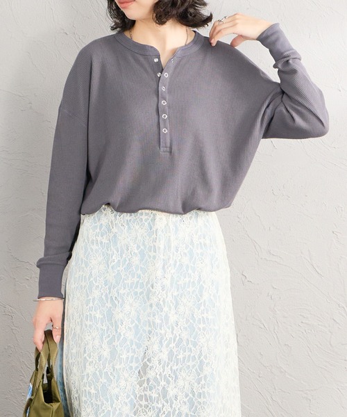 HANES（ヘインズ）の「[HANES/ヘインズ] ヘンリーネック サーマルカットソー（Tシャツ/カットソー・レディース・レッド/グレー/オフホワイト・M）」の20枚目の写真