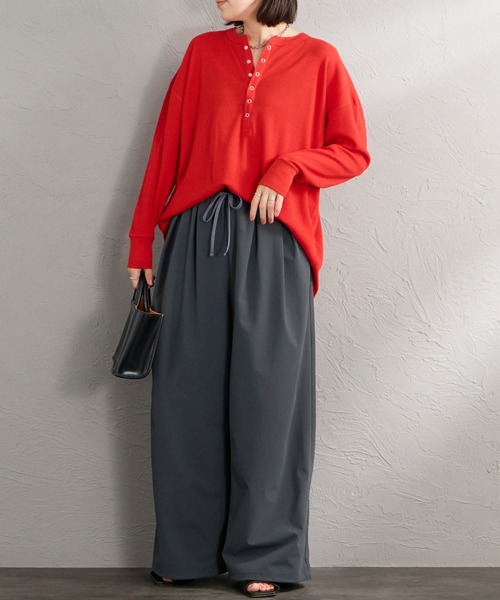 HANES（ヘインズ）の「[HANES/ヘインズ] ヘンリーネック サーマルカットソー（Tシャツ/カットソー・レディース・レッド/グレー/オフホワイト・M）」の6枚目の写真
