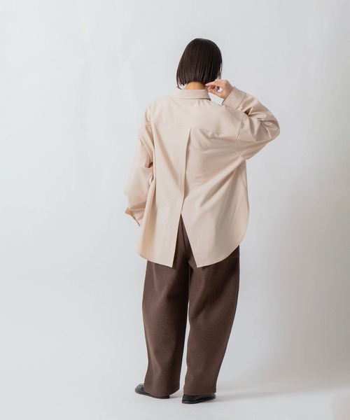 Kelen(ケレン)の「「KELEN / ケレン」バッククロスデザインオーバーシャツ(シャツ/ブラウス・レディース・ネイビー/ブラウン/ライトベージュ・S/M)」の16枚目の写真
