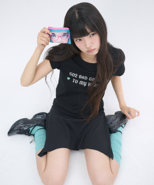 ITZAVIBE(イッザバイブ)の「502 GLITTER LETTERING T SHIRT - BLACK(Tシャツ/カットソー・レディース・その他・FREE)」の7枚目の写真