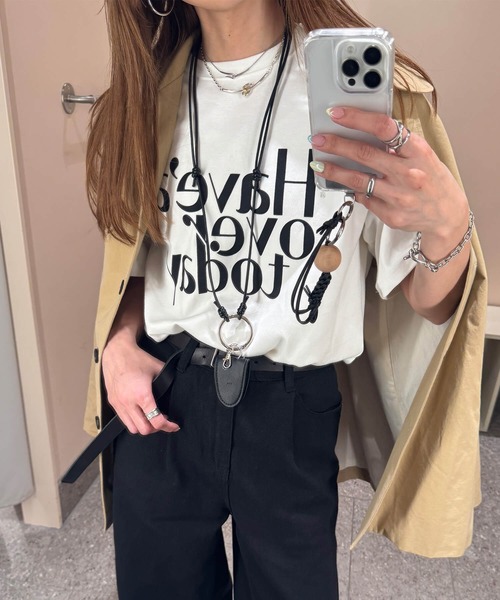 ISOOK(アイスー)の「ロゴプリントストレッチTシャツ(chiica select) / 半袖 プリントT ビッグシルエット オーバーサイズ(Tシャツ/カットソー・レディース・アイボリー/ブラウン・FREE)」の9枚目の写真