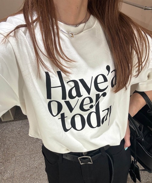ISOOK(アイスー)の「ロゴプリントストレッチTシャツ(chiica select) / 半袖 プリントT ビッグシルエット オーバーサイズ(Tシャツ/カットソー・レディース・アイボリー/ブラウン・FREE)」の10枚目の写真