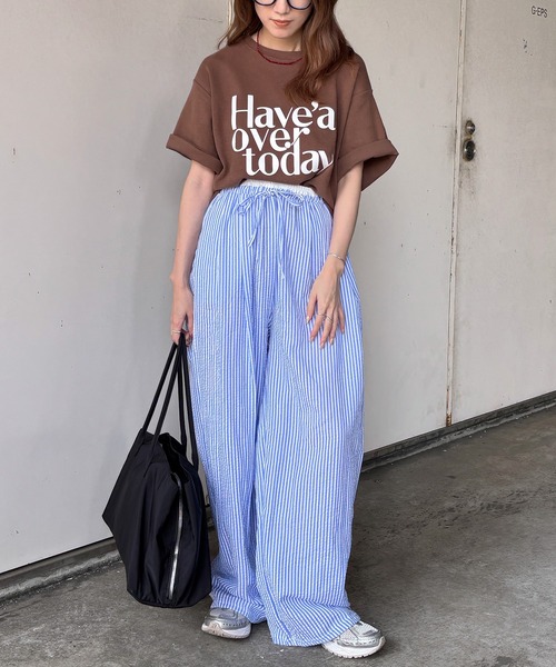 ISOOK(アイスー)の「ロゴプリントストレッチTシャツ(chiica select) / 半袖 プリントT ビッグシルエット オーバーサイズ(Tシャツ/カットソー・レディース・アイボリー/ブラウン・FREE)」の15枚目の写真