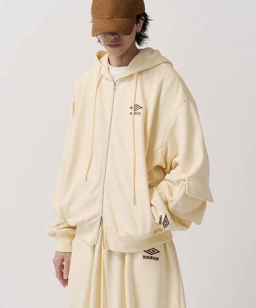 UMBRO(アンブロ)の「【UMBRO for Lui's】FADE VOLUME SWEAT ZIP HOODIE / フェードボリュームスウェットジップパーカー(パーカー・メンズ・ブラック/アイボリー・S/M)」の15枚目の写真