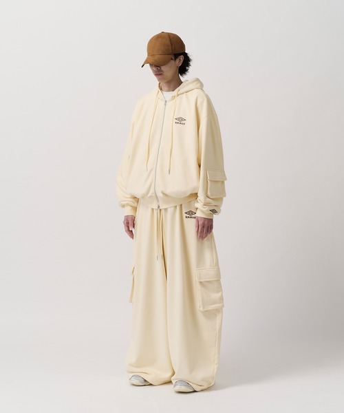 UMBRO(アンブロ)の「【UMBRO for Lui's】FADE VOLUME SWEAT ZIP HOODIE / フェードボリュームスウェットジップパーカー(パーカー・メンズ・ブラック/アイボリー・S/M)」の21枚目の写真