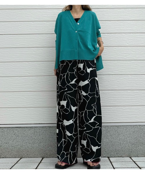Q(キュー)の「ドローイングプリントリラックスパンツ(その他パンツ・レディース・ブラック/アイボリー・MEDIUM)」の19枚目の写真