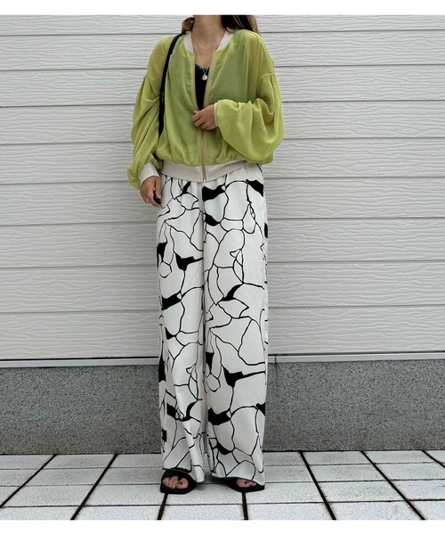 Q(キュー)の「ドローイングプリントリラックスパンツ(その他パンツ・レディース・ブラック/アイボリー・MEDIUM)」の16枚目の写真