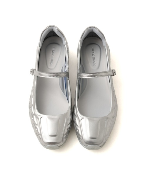 NIKE（ナイキ）の「NIKE WMNS SHOX Z CALISTRA / ナイキ ウィメンズ ショックス Z CALISTRA【SP】（スニーカー・レディース・シルバー・23.5cm/23.0cm/25.0cm/24.5cm/24.0cm）」の3枚目の写真