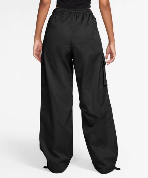 NIKE(ナイキ)の「ナイキ スポーツウェア ウィメンズ ルーズ ミッドライズ ユーティリティ カーゴパンツ / Nike Sportswear Women's Loose Mid-Rise Utility Cargo Pants IO2455-010 Black(カーゴパンツ・レディース・ブラック・S/M/L/XS/XL)」の2枚目の写真
