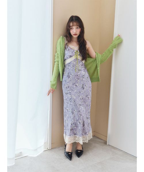 LILY BROWN（リリーブラウン）の「レーストリムサテンキャミワンピース（ワンピース・レディース・ブラック/イエロー/ラベンダー・1/0）」の11枚目の写真
