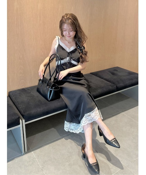 LILY BROWN（リリーブラウン）の「レーストリムサテンキャミワンピース（ワンピース・レディース・ブラック/イエロー/ラベンダー・1/0）」の7枚目の写真