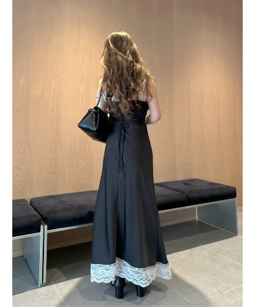 LILY BROWN（リリーブラウン）の「レーストリムサテンキャミワンピース（ワンピース・レディース・ブラック/イエロー/ラベンダー・1/0）」の9枚目の写真