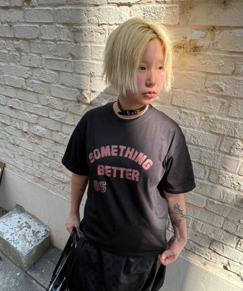 CARGOBROS FOR WOMAN（カーゴブロスフォーウィメン）の「サムシングベター 85 グラフィック ウィメンズ 半袖Tシャツ (ブラック)（Tシャツ/カットソー・レディース・その他・SMALL/MEDIUM）」の2枚目の写真