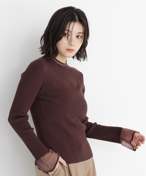 NATURAL BEAUTY BASIC(ナチュラルビューティーベーシック)の「シアーフレアカフスリブニット(ニット/セーター・レディース・ベージュ系その他/ピンク系その他2/オフホワイト/ブルー/ダークブラウン/チャコールグレー/ブラック・フリ-)」の5枚目の写真