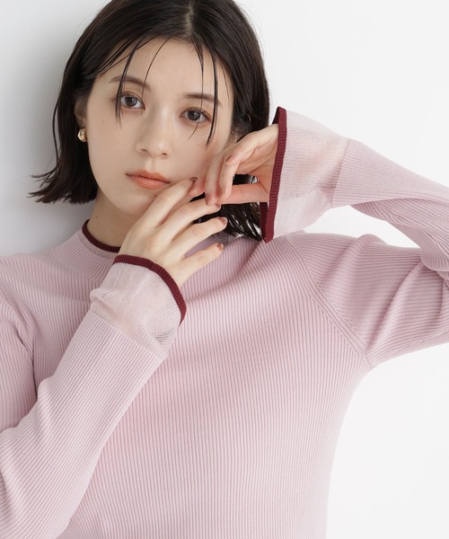 NATURAL BEAUTY BASIC(ナチュラルビューティーベーシック)の「シアーフレアカフスリブニット(ニット/セーター・レディース・ベージュ系その他/ピンク系その他2/オフホワイト/ブルー/ダークブラウン/チャコールグレー/ブラック・フリ-)」の7枚目の写真