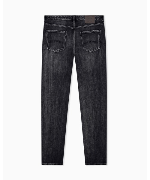 ARMANI EXCHANGE（アルマーニエクスチェンジ）の「【A|X アルマーニ エクスチェンジ】＜オンライン限定＞ブラックウォッシュコンフォートスリム デニムパンツ_J13 COMFORT SLIM（デニムパンツ・メンズ・ブラック・29inch/30inch/31inch/32inch/33inch/34inch/36inch/28inch）」の2枚目の写真