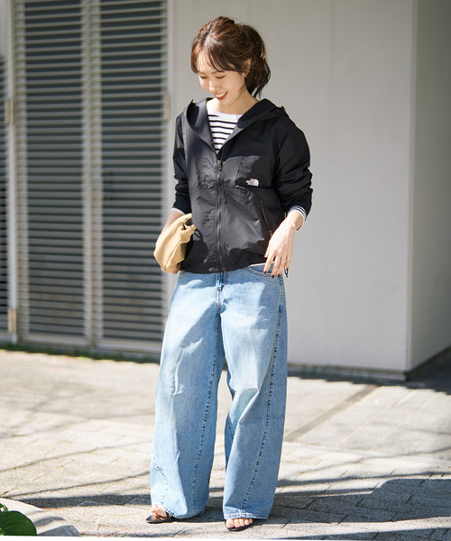 Spick & Span(スピックアンドスパン)の「《撥水 / 追加》THE NORTH FACE/ザ ノース フェイス Compact Jacket(マウンテンパーカー・レディース・ベージュ/ブラック・MEDIUM)」の4枚目の写真