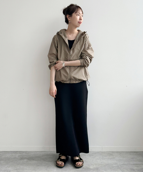 Spick & Span(スピックアンドスパン)の「《撥水 / 追加》THE NORTH FACE/ザ ノース フェイス Compact Jacket(マウンテンパーカー・レディース・ベージュ/ブラック・MEDIUM)」の6枚目の写真