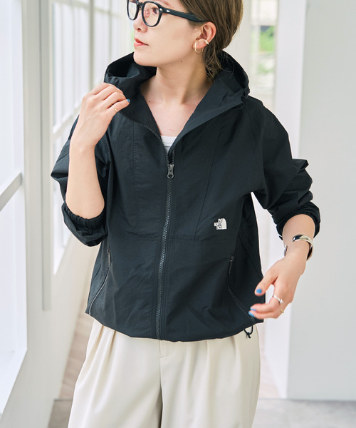 Spick & Span(スピックアンドスパン)の「《撥水 / 追加》THE NORTH FACE/ザ ノース フェイス Compact Jacket(マウンテンパーカー・レディース・ベージュ/ブラック・MEDIUM)」の7枚目の写真
