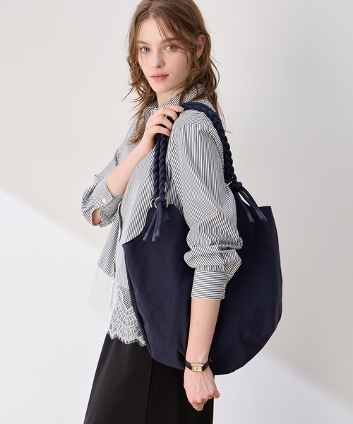 LE SOUK HOLIDAY(ルスークホリデー)の「編み込みハンドルナイロントートバッグ(トートバッグ・レディース・チャコールグレー/ネイビー/ダークブラウン・フリー)」の12枚目の写真