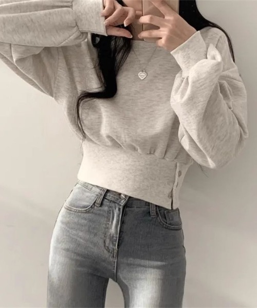 SHEPP(シープ)の「【26年秋冬新作】ウエストボタン クロップド スウェット トップス(スウェット・レディース・ホワイト/グレー・M/L)」の3枚目の写真