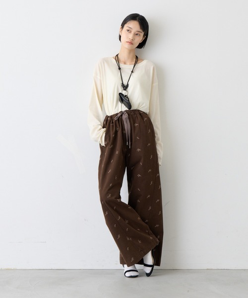 CIAOPANIC TYPY(チャオパニックティピー)の「∴リーフ刺繍ワイドイージーチノパンツ(Tシャツ/カットソー・レディース・カーキ/ベージュ/ブラウン・SMALL/MEDIUM/LARGE)」の6枚目の写真