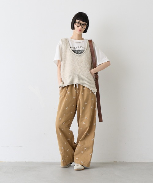 CIAOPANIC TYPY(チャオパニックティピー)の「∴リーフ刺繍ワイドイージーチノパンツ(Tシャツ/カットソー・レディース・カーキ/ベージュ/ブラウン・SMALL/MEDIUM/LARGE)」の9枚目の写真